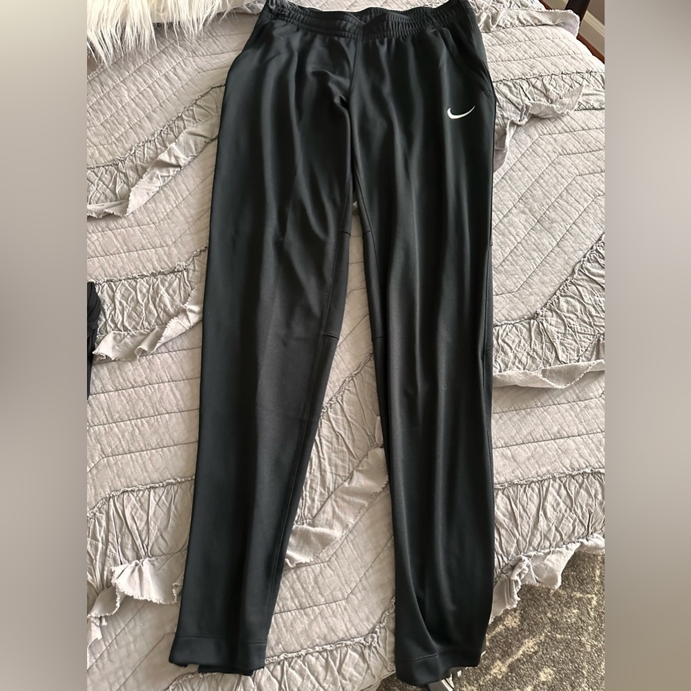 Nike like new athletic pants